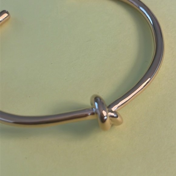 Celine knot gold bracelet - Picture 2 of 5